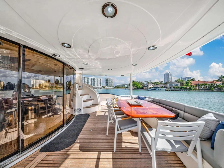 Yacht di lusso a noleggio a Miami al miglior prezzo
