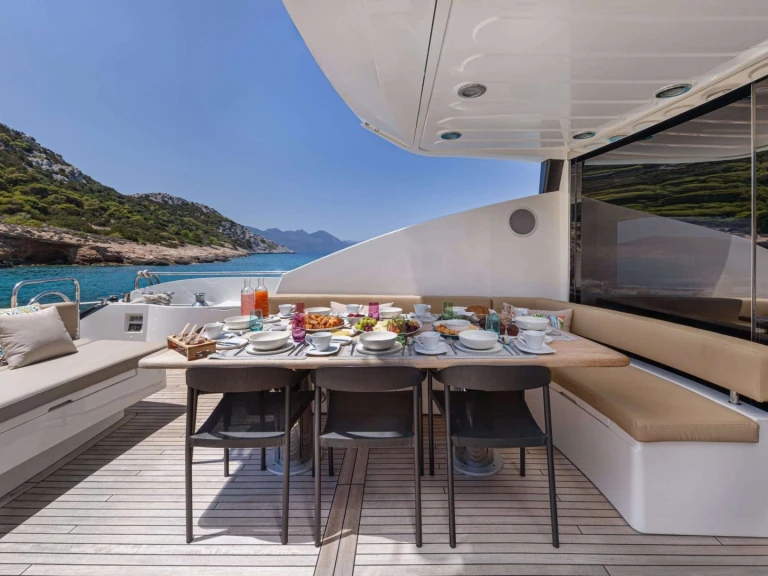 Noleggio barche Sunseeker BLADE 6 a Atene su Samboat