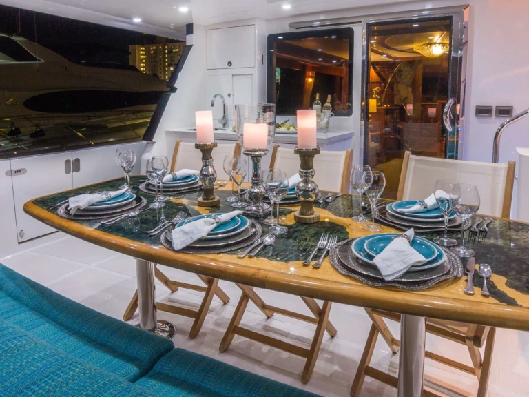 Noleggio Yacht di lusso a Fort Lauderdale – Symbol Yachts ANDIAMO