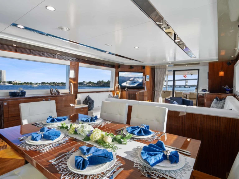 Noleggio barche Horizon PILOT LOUNGE a Jupiter su Samboat