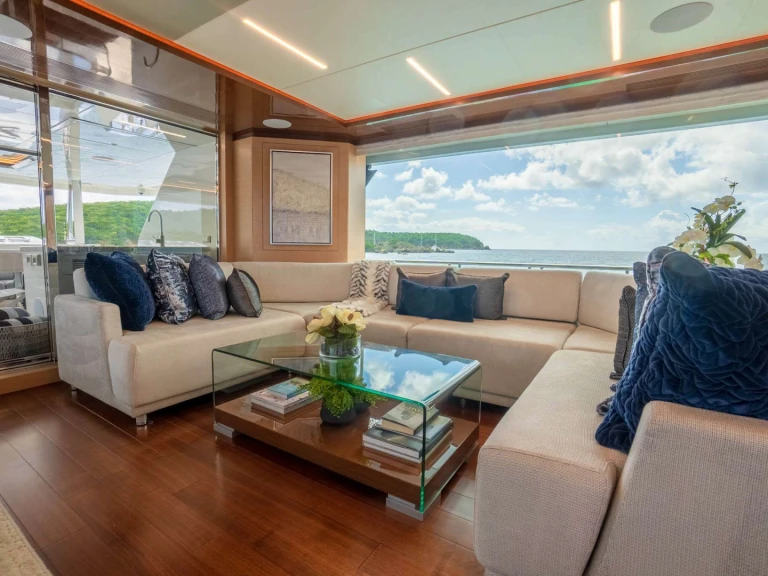 Noleggio Yacht di lusso Ocean alexander con patente nautica