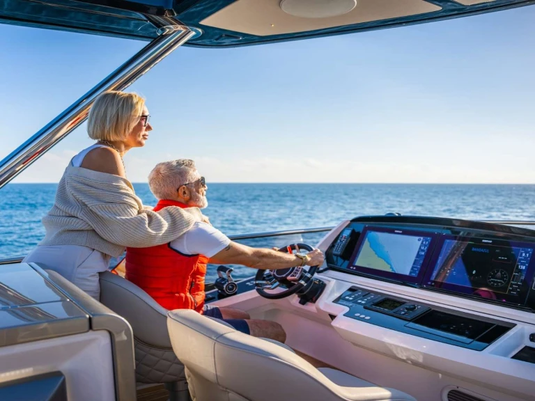Noleggio Yacht di lusso Sunseeker con patente nautica