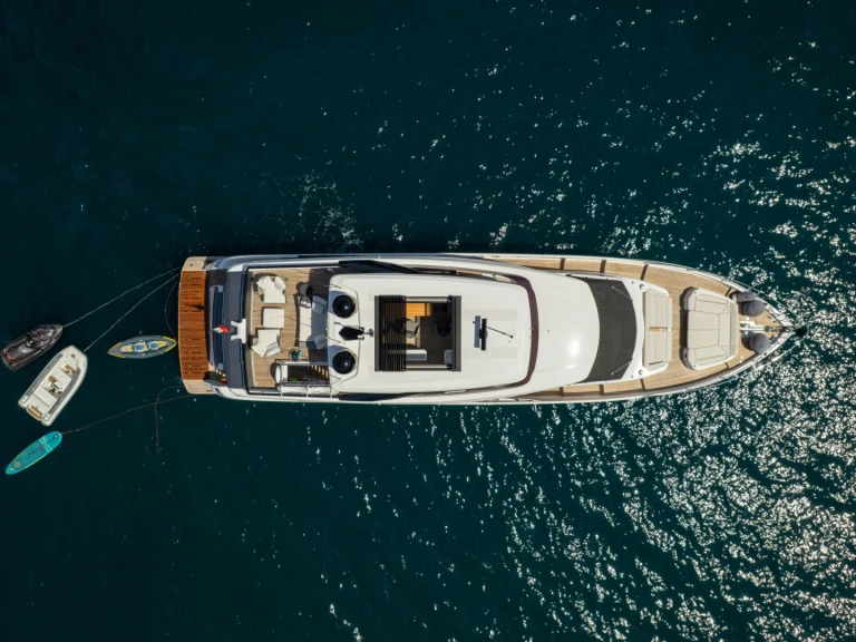 Noleggio Yacht di lusso a Castellammare di Stabia – Ferretti FAST