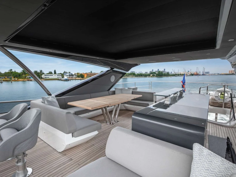 Yacht di lusso a noleggio a Bahamas al miglior prezzo