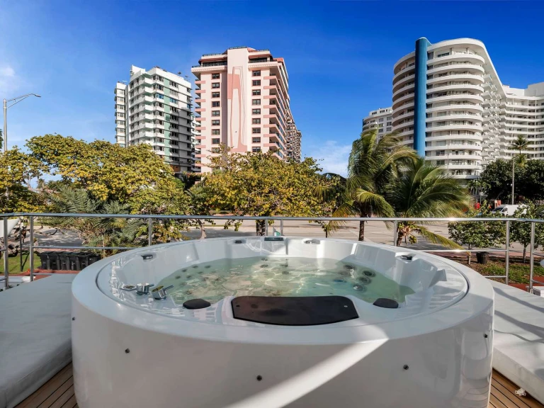 Noleggio a Coconut Grove – Azimut Cloud 9 su SamBoat