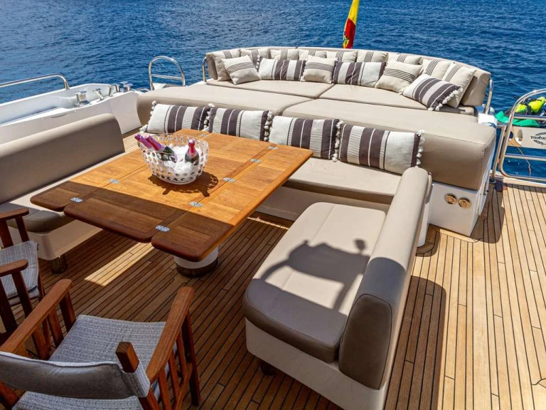 Noleggio Yacht di lusso a Ibiza – Sunseeker BASAD