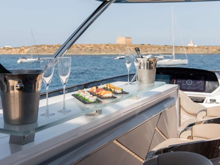 Noleggio Yacht di lusso a Cannes – Sunseeker Wyldecrest