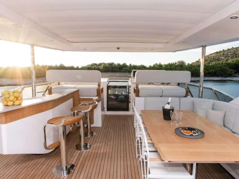 Noleggio barche Azimut Vesta a Skiathos su Samboat