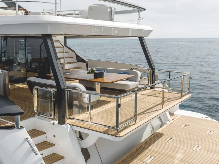 Noleggio barche Azimut First Horizon a Podstrana su Samboat