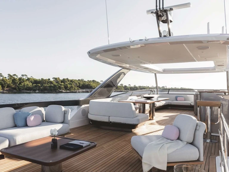 Noleggio Yacht di lusso con o senza skipper Azimut a Podstrana