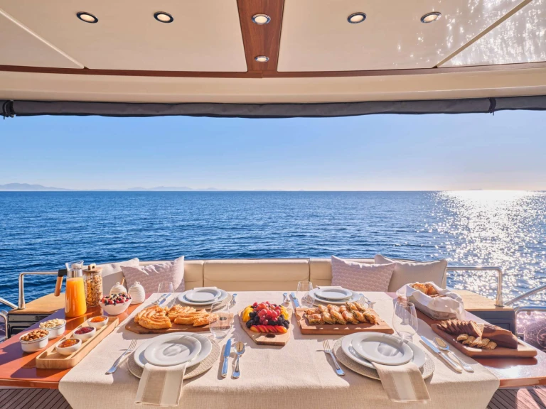 Noleggio Yacht di lusso Riva con patente nautica