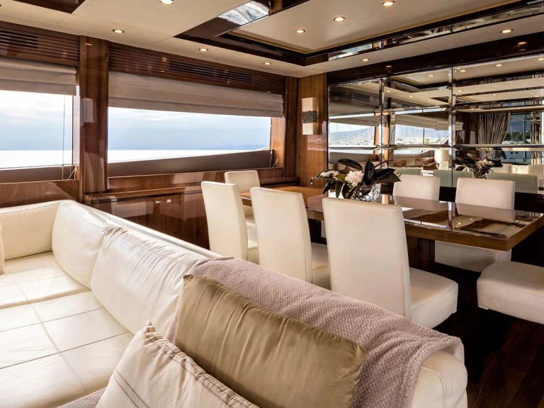 Yacht di lusso a noleggio a Atene al miglior prezzo