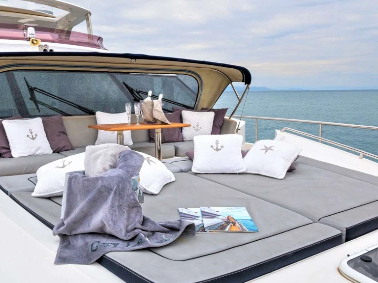 Noleggio a Atene – Princess, UK 4LIFE su SamBoat