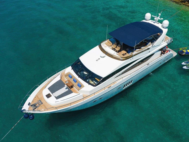 Noleggio Yacht di lusso Princess, UK con patente nautica