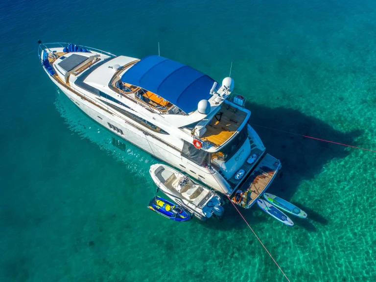 Yacht di lusso a noleggio a Trogir al miglior prezzo