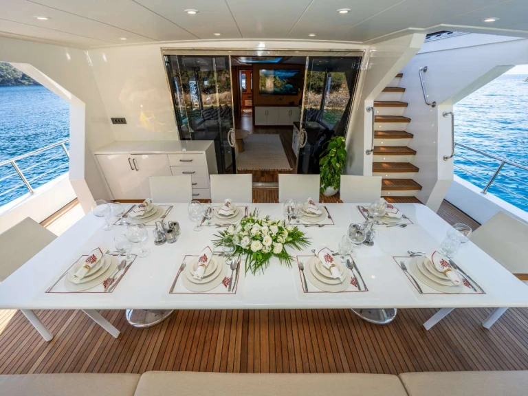 Noleggio Yacht di lusso  con patente nautica