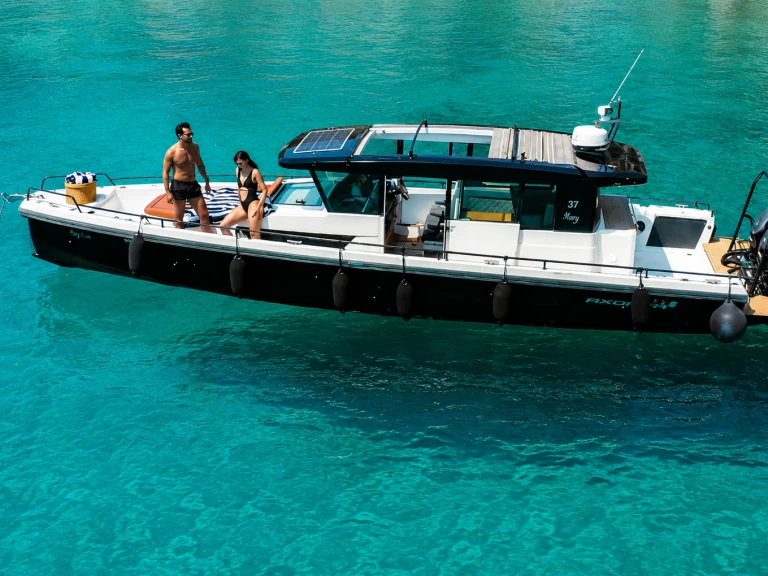 Noleggio barche Lávrio economico Axopar 37 XC Cross Cabin