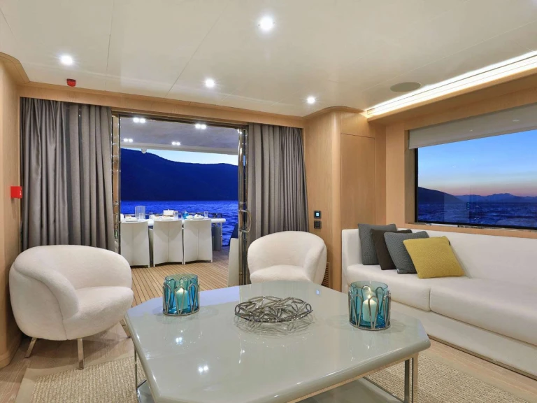 Noleggio Yacht di lusso a Napoli – Aegean Build UKIEL