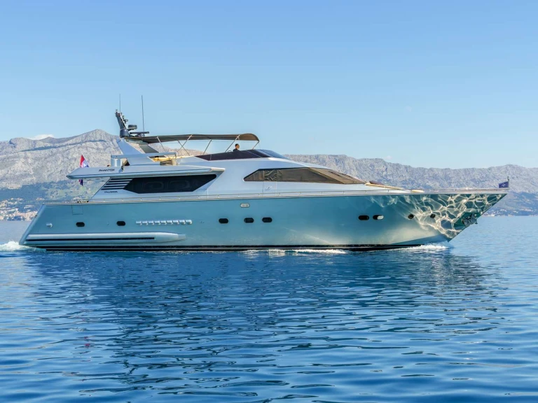 Noleggio Yacht di lusso italversil con patente nautica