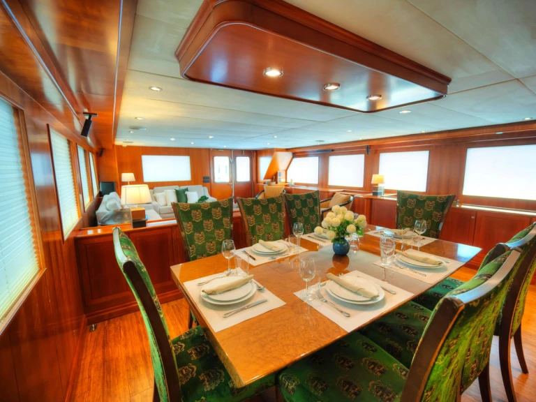 Noleggio Yacht di lusso con o senza skipper Custom a Valletta