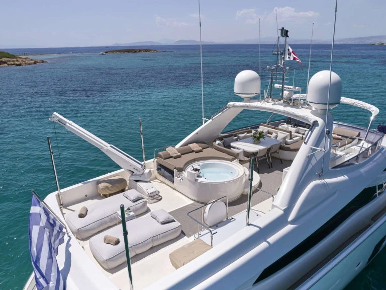 Noleggiare una Ferretti JULIE M a Atene