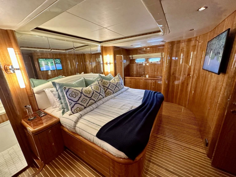 Yacht di lusso a noleggio a Saint Thomas Island al miglior prezzo
