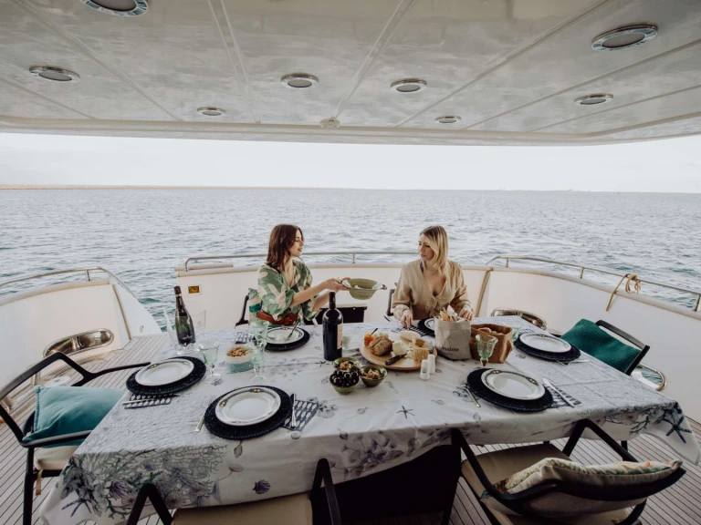 Noleggio Yacht di lusso con o senza skipper Versilcraft a Gouviá