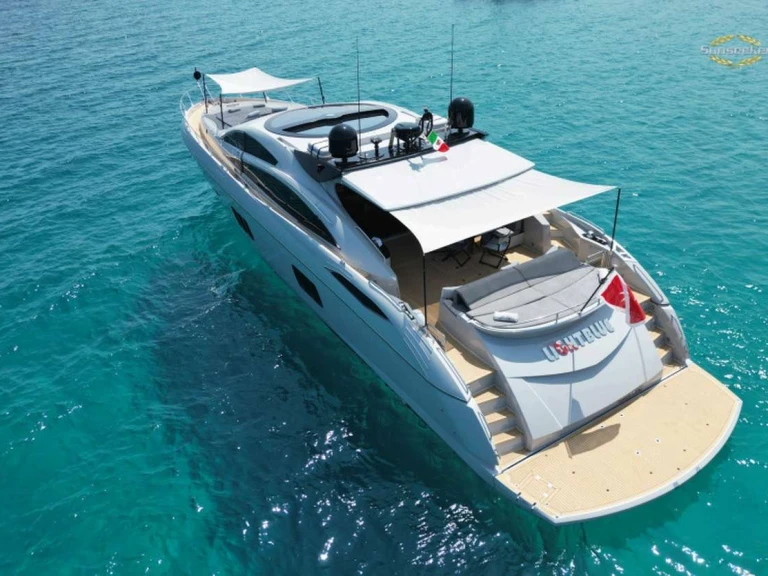Noleggiare una Sunseeker Light Blue a Poltu Quatu