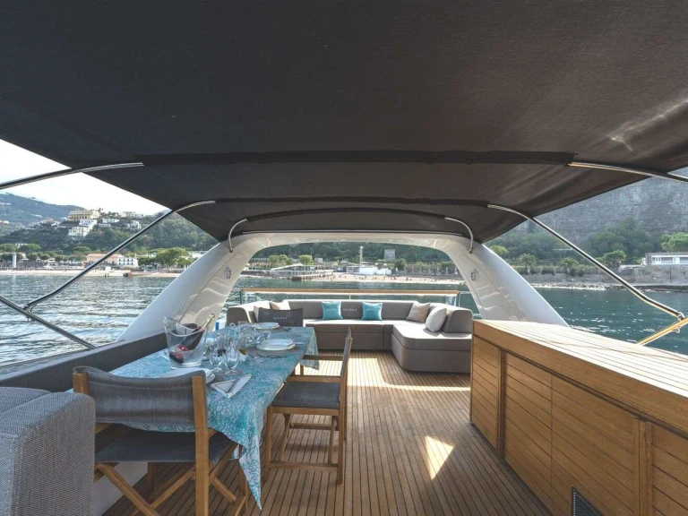 Noleggio Yacht di lusso Alalunga con patente nautica