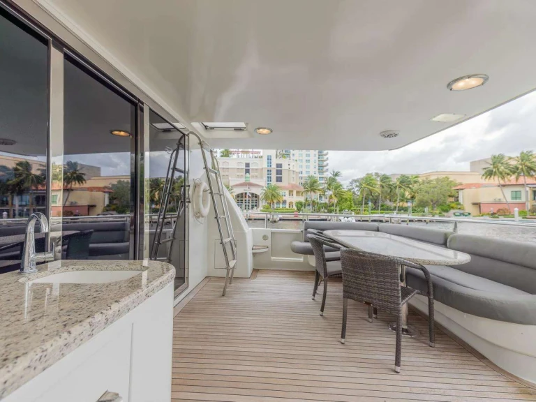 Noleggio Yacht di lusso con o senza skipper Lazzara a City of West Palm Beach