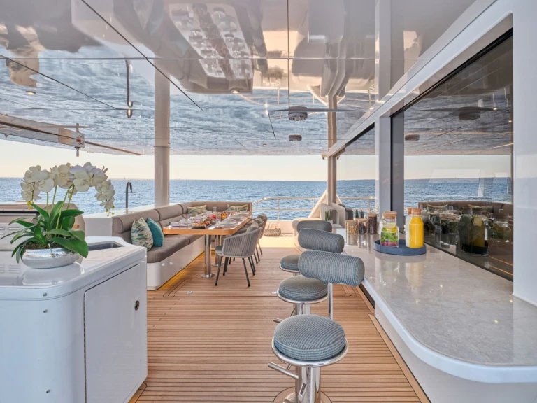 Noleggio Yacht di lusso Custom Power Cat con patente nautica