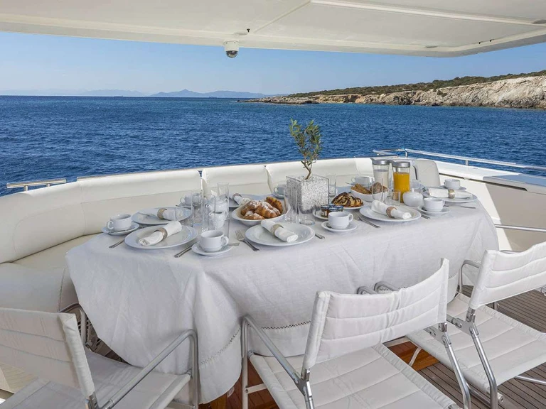 Noleggio Yacht di lusso a Atene – Ferretti LAZY DAYS