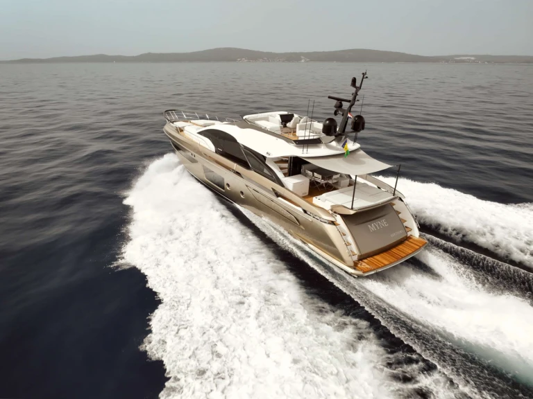 Yacht di lusso a noleggio a Scardona al miglior prezzo