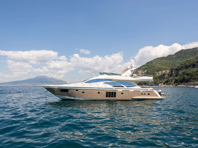 Noleggio Yacht di lusso con o senza skipper Azimut a Castellammare di Stabia