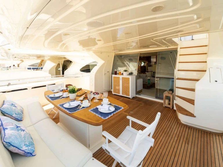 Noleggio Yacht di lusso con o senza skipper Ferretti a Atene