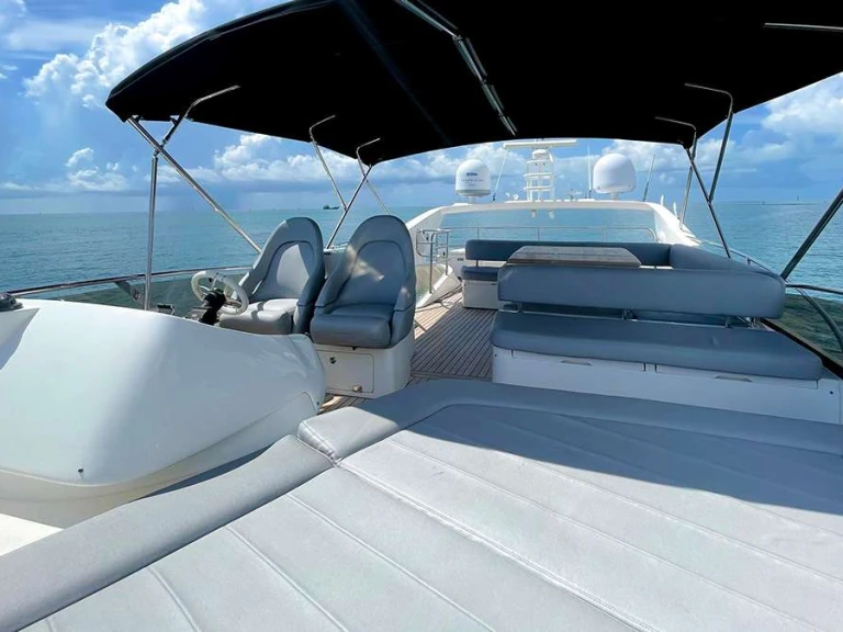 Noleggio Yacht di lusso a Bahamas – Sunseeker TWINS