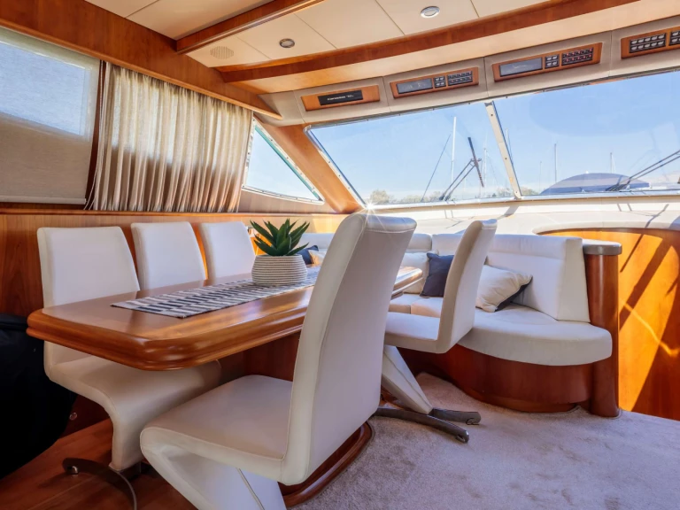 Noleggio Yacht di lusso Canados con patente nautica