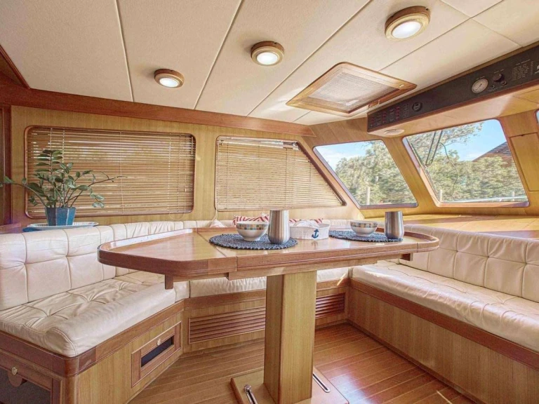 Noleggio Yacht di lusso a Newport – Marlow What's Next
