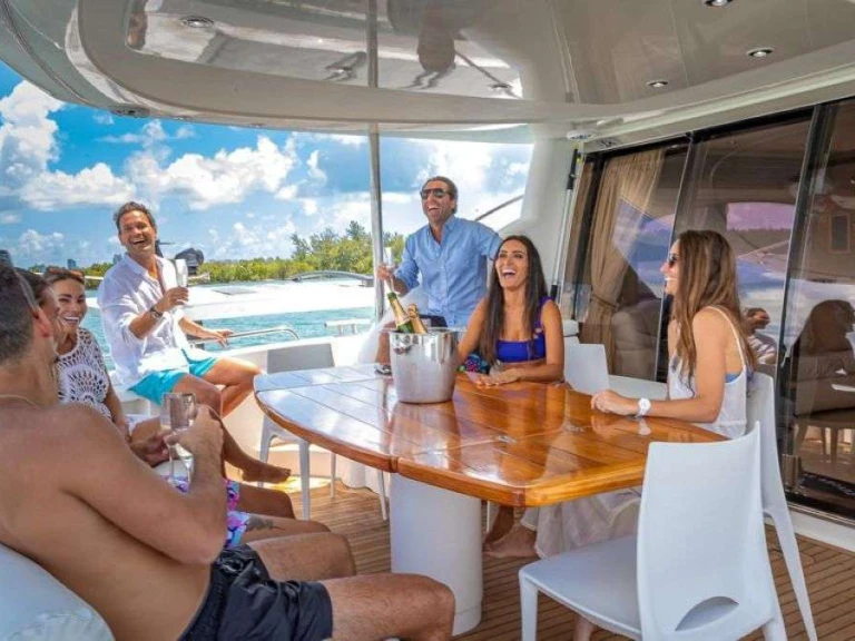 Noleggio Yacht di lusso a Miami – Sunseeker GIULI