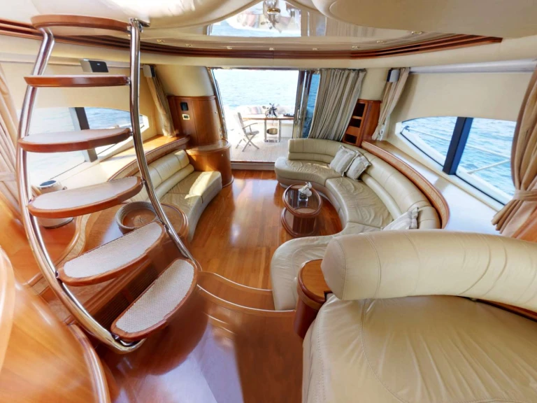 Noleggio Yacht di lusso con o senza skipper Azimut a Atene