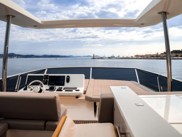 Noleggio Yacht di lusso a Costa Azzurra – Prestige Yachts Romy One