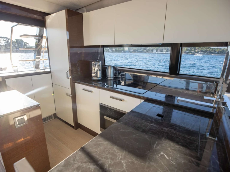 Prestige Yachts Apollonia da affittare a  Costa Azzurra