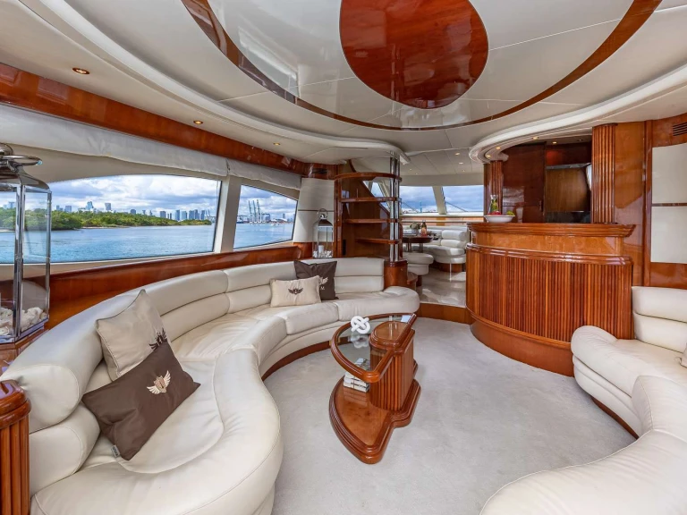 Noleggio Yacht di lusso Azimut con patente nautica