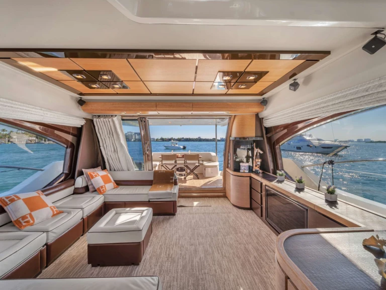 Noleggio barche Azimut LUPO a Sunny Isles Beach (City) su Samboat