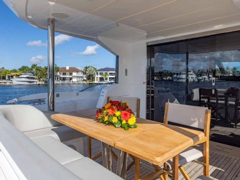 Noleggio a Sag Harbor – Sunseeker HIGH ROLLER su SamBoat