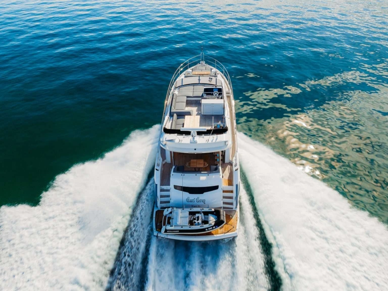 Yacht di lusso a noleggio a Chicago al miglior prezzo