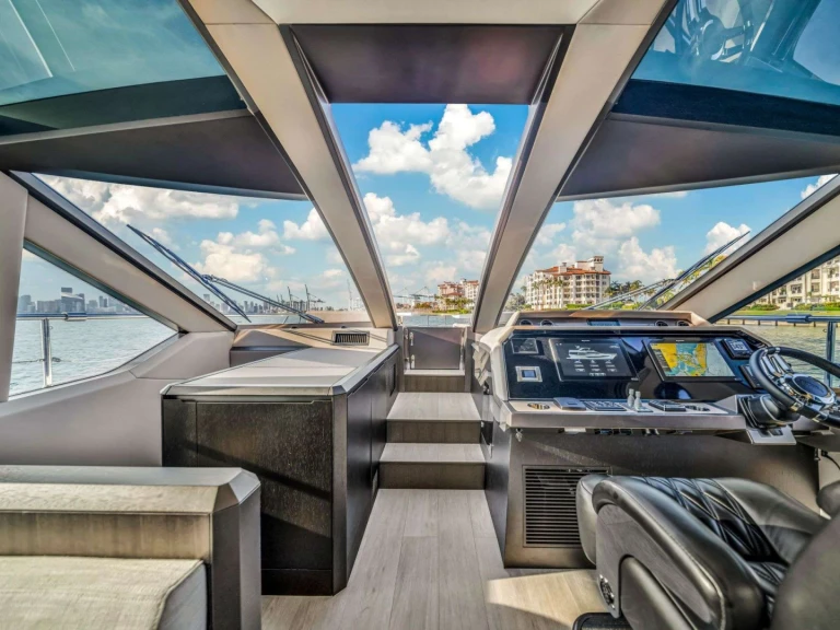 Yacht di lusso a noleggio a Sag Harbor al miglior prezzo