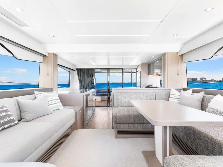Noleggiare una Sunseeker Done Deal a Bahamas