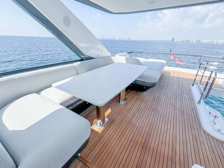 Yacht di lusso a noleggio a Miami al miglior prezzo