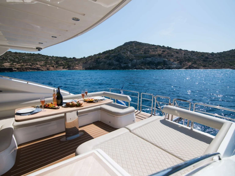 Yacht di lusso a noleggio a Atene al miglior prezzo